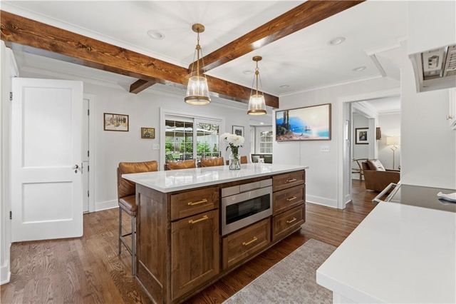 2109 W 50th Street, Westwood Hills, KS 66205