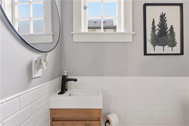 2109 W 50th Street, Westwood Hills, KS 66205