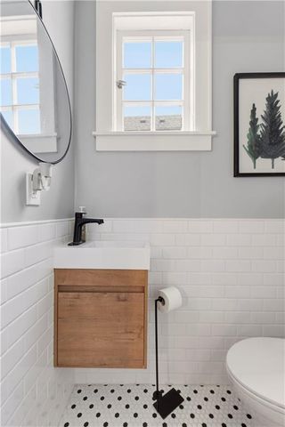 2109 W 50th Street, Westwood Hills, KS 66205