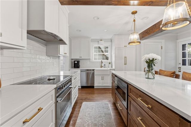 2109 W 50th Street, Westwood Hills, KS 66205