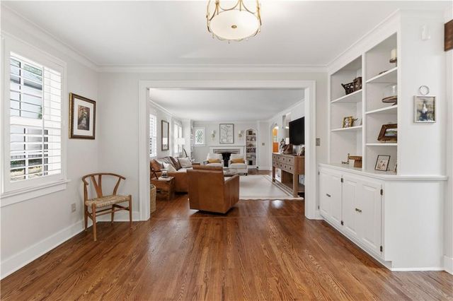 2109 W 50th Street, Westwood Hills, KS 66205