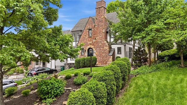 2109 W 50th Street, Westwood Hills, KS 66205