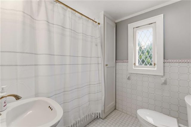 2109 W 50th Street, Westwood Hills, KS 66205