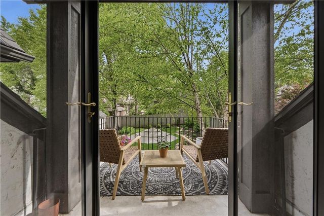 2109 W 50th Street, Westwood Hills, KS 66205