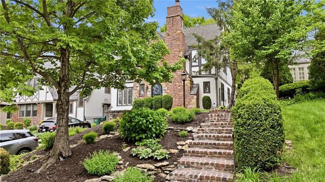 2109 W 50th Street, Westwood Hills, KS 66205