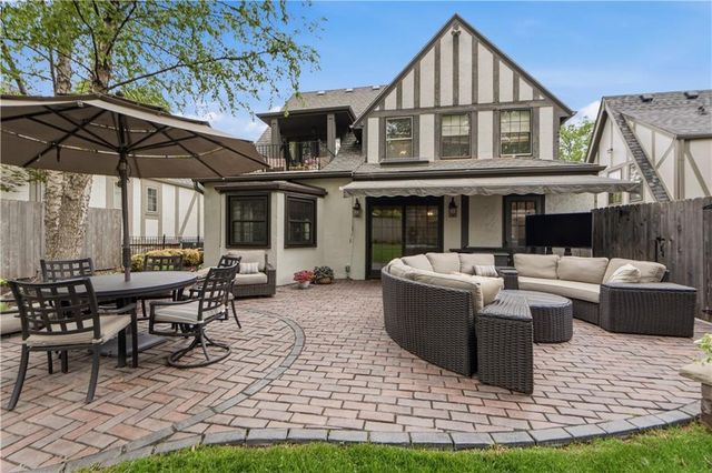 2109 W 50th Street, Westwood Hills, KS 66205