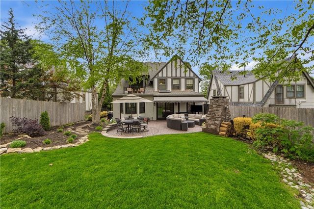 2109 W 50th Street, Westwood Hills, KS 66205