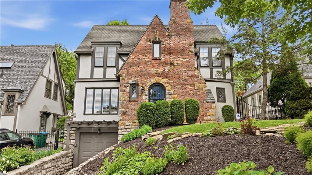 2109 W 50th Street, Westwood Hills, KS 66205