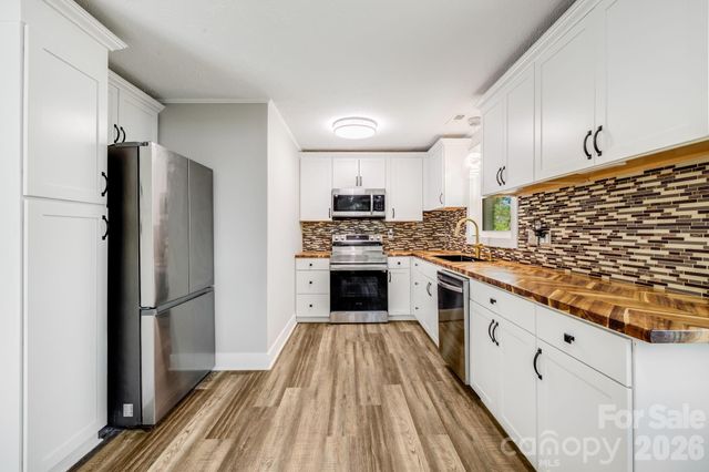 111 Sunset Hill Drive, Etowah, NC 28729