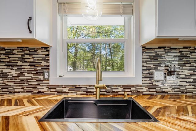 111 Sunset Hill Drive, Etowah, NC 28729