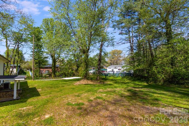 111 Sunset Hill Drive, Etowah, NC 28729
