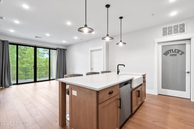 116 West Avenue 309, Saratoga Springs, NY 12866