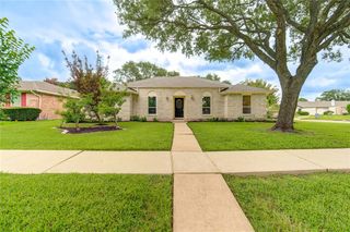 12202 Meadowhollow Drive, Meadows Place, TX 77477