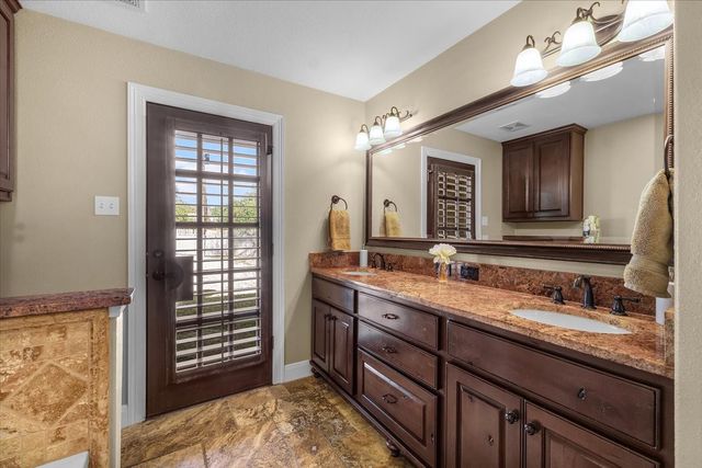 4612 Holiday Lane W, North Richland Hills, TX 76180