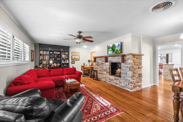 4612 Holiday Lane W, North Richland Hills, TX 76180