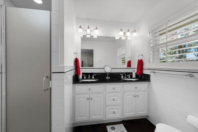 4612 Holiday Lane W, North Richland Hills, TX 76180