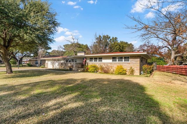 4612 Holiday Lane W, North Richland Hills, TX 76180