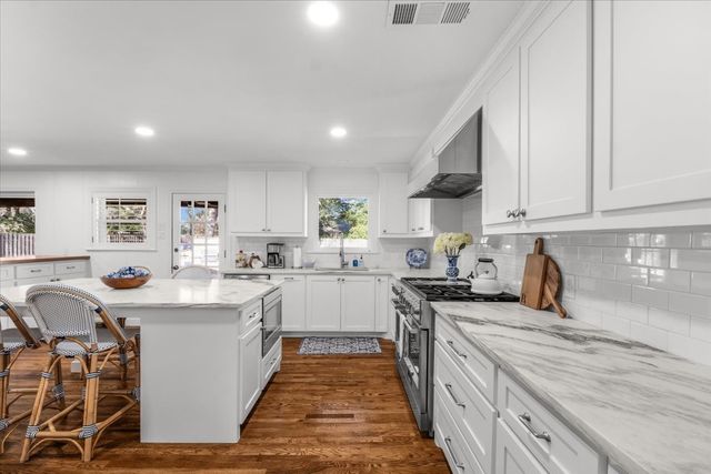 4612 Holiday Lane W, North Richland Hills, TX 76180