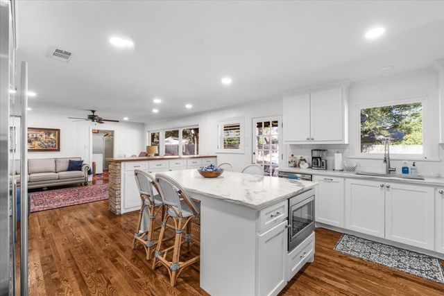 4612 Holiday Lane W, North Richland Hills, TX 76180