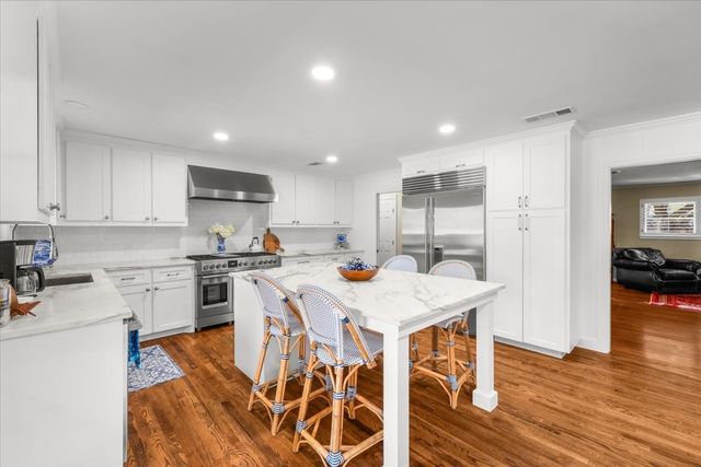 4612 Holiday Lane W, North Richland Hills, TX 76180