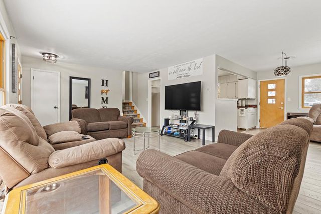 215 N Hill Street, Marshall, MN 56258