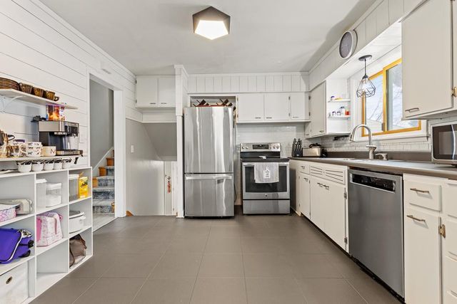 215 N Hill Street, Marshall, MN 56258