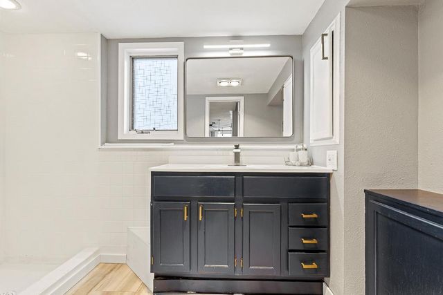 215 N Hill Street, Marshall, MN 56258