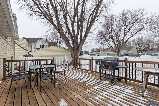 215 N Hill Street, Marshall, MN 56258