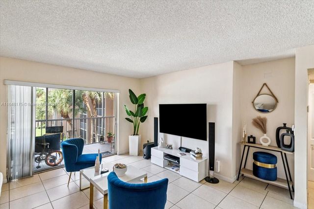 17000 NW 67th Ave 347, Hialeah, FL 33015