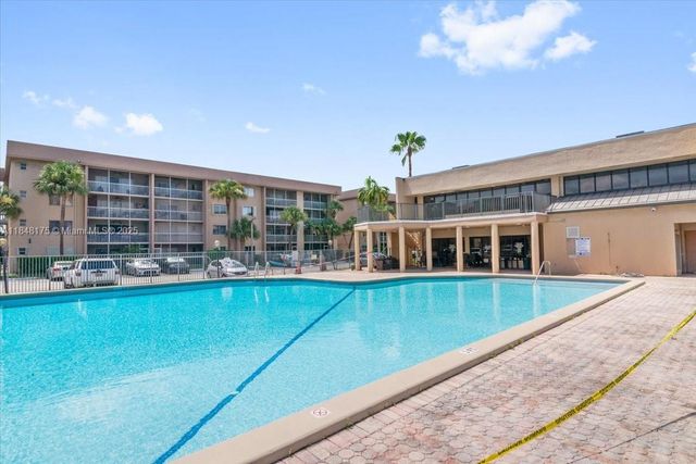 17000 NW 67th Ave 347, Hialeah, FL 33015