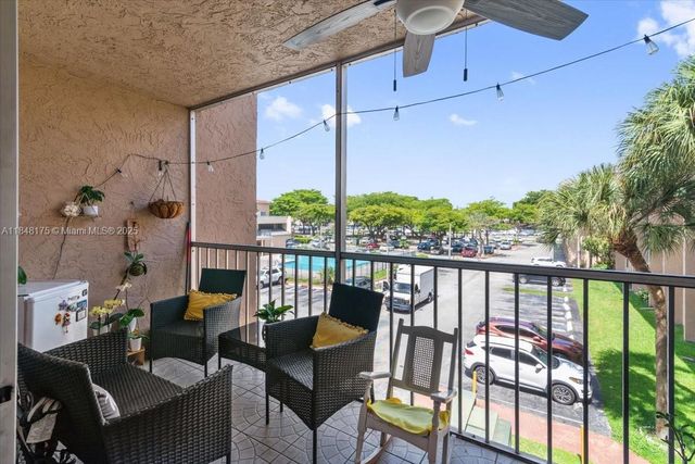 17000 NW 67th Ave 347, Hialeah, FL 33015