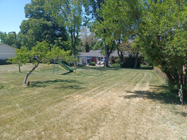 574 N 400 E, Centerville, UT 84014