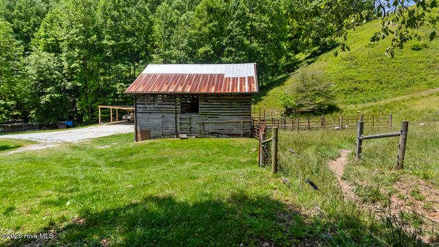 1740 Windingstairs Road, Topton, NC 28781