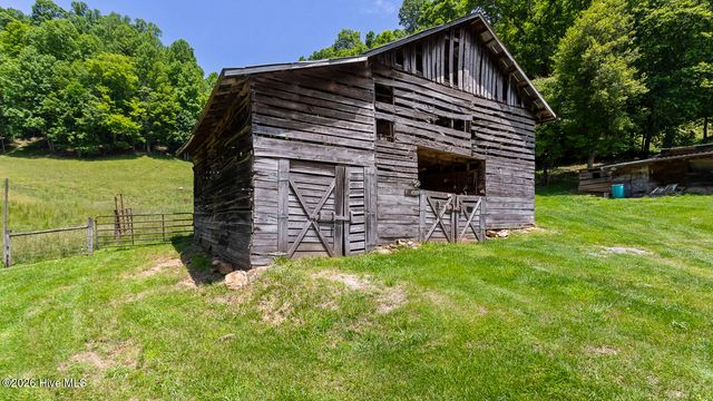 1740 Windingstairs Road, Topton, NC 28781