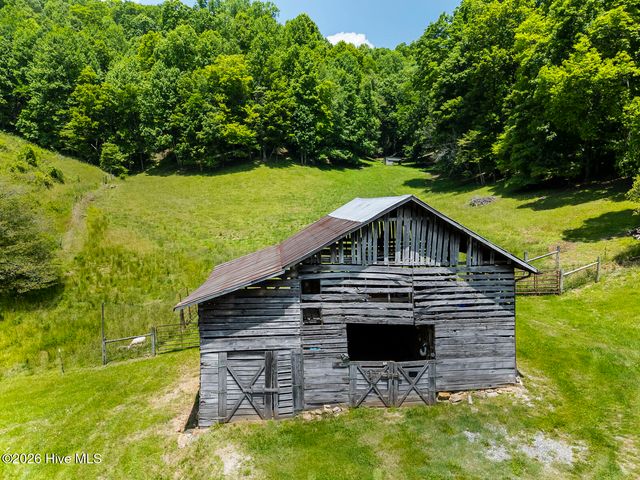 1740 Windingstairs Road, Topton, NC 28781