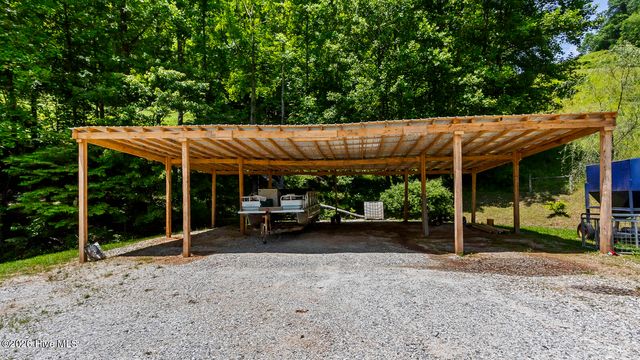1740 Windingstairs Road, Topton, NC 28781