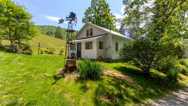 1740 Windingstairs Road, Topton, NC 28781