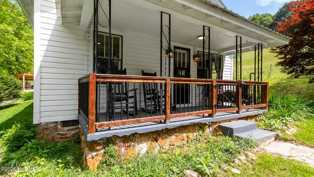 1740 Windingstairs Road, Topton, NC 28781