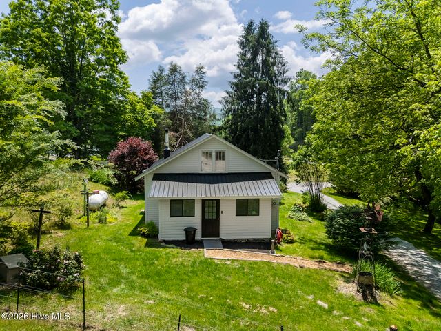 1740 Windingstairs Road, Topton, NC 28781