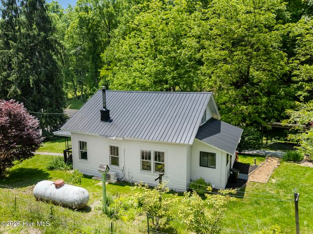 1740 Windingstairs Road, Topton, NC 28781
