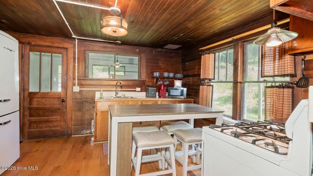 1740 Windingstairs Road, Topton, NC 28781
