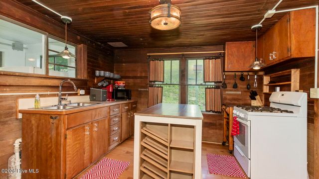 1740 Windingstairs Road, Topton, NC 28781