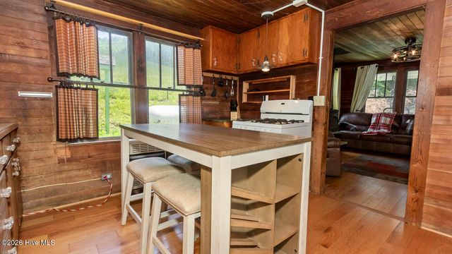 1740 Windingstairs Road, Topton, NC 28781