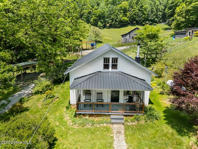 1740 Windingstairs Road, Topton, NC 28781