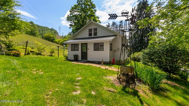 1740 Windingstairs Road, Topton, NC 28781