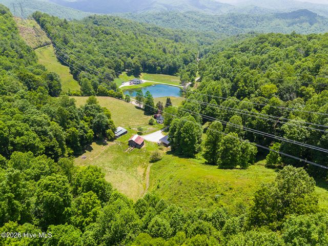 1740 Windingstairs Road, Topton, NC 28781