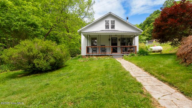 1740 Windingstairs Road, Topton, NC 28781
