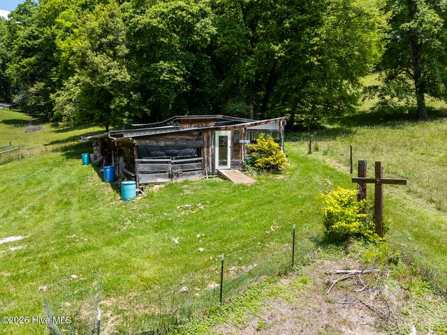 1740 Windingstairs Road, Topton, NC 28781