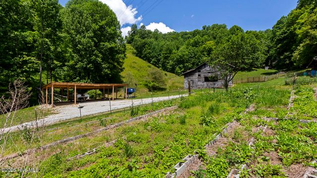 1740 Windingstairs Road, Topton, NC 28781