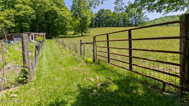 1740 Windingstairs Road, Topton, NC 28781
